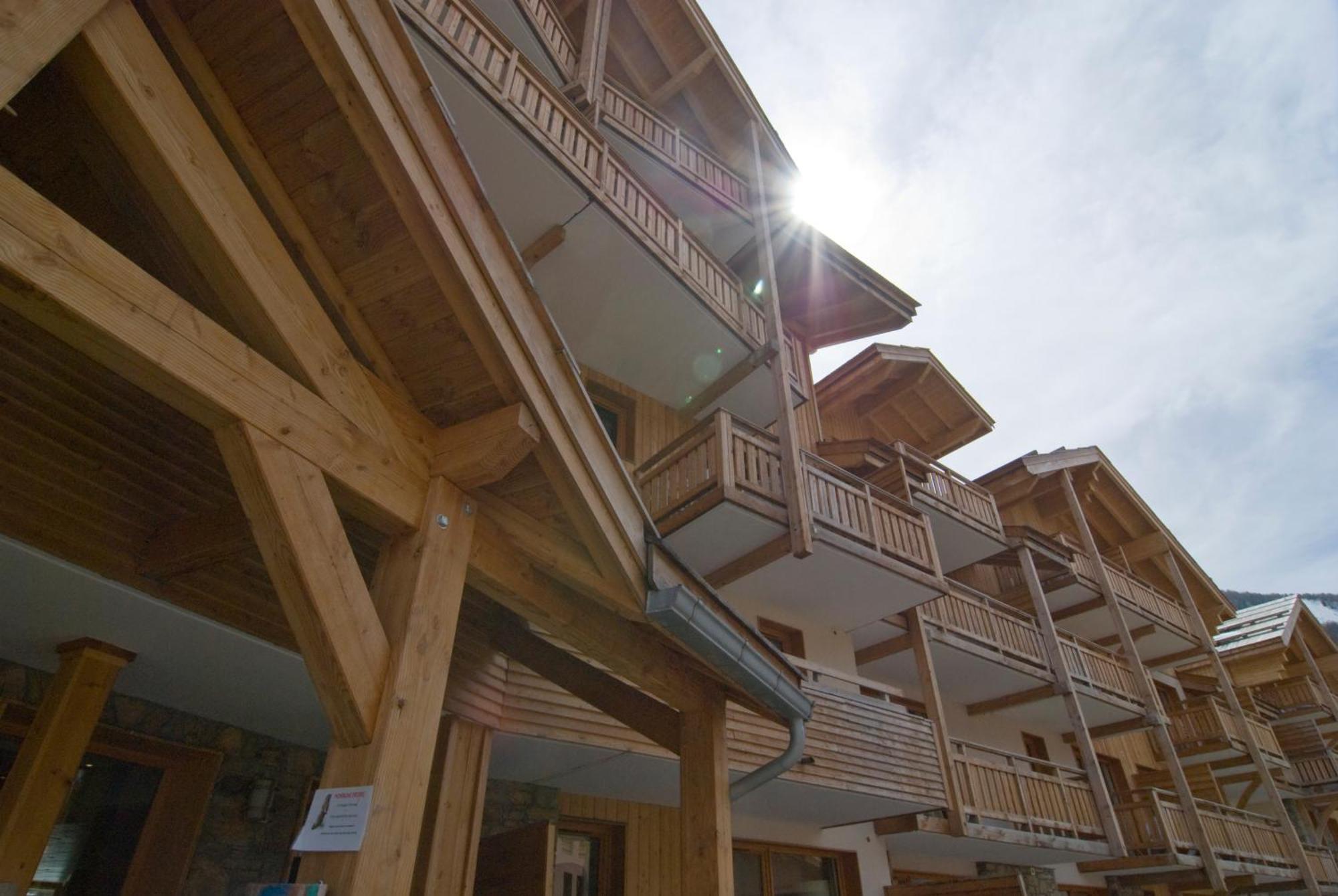 Madame Vacances Résidence Le Parc Des Airelles Les Orres Exterior foto