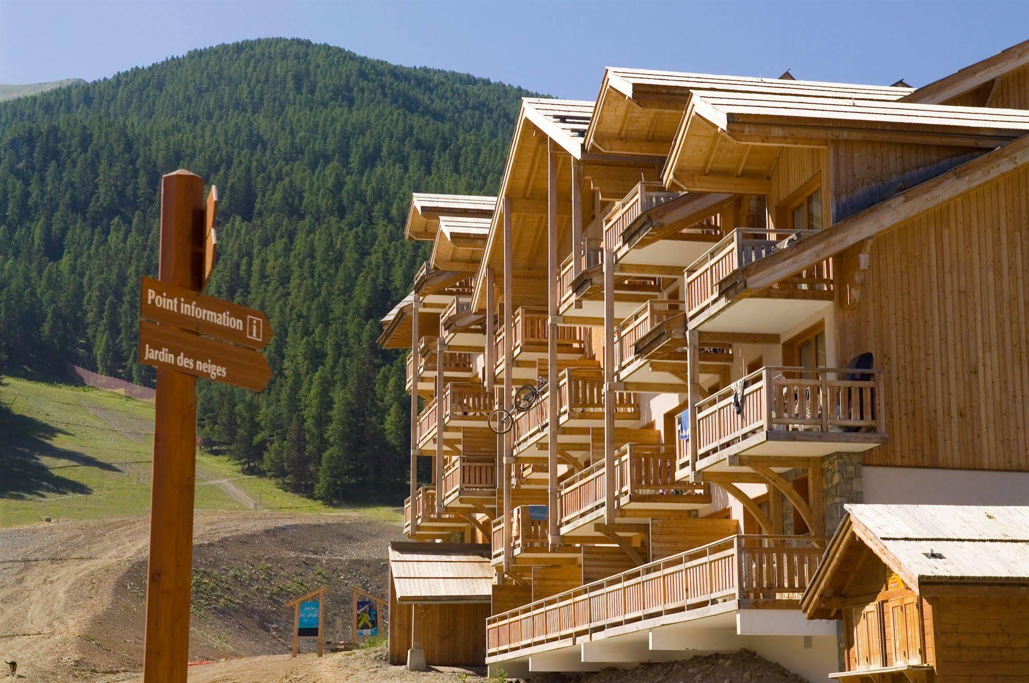 Madame Vacances Résidence Le Parc Des Airelles Les Orres Exterior foto