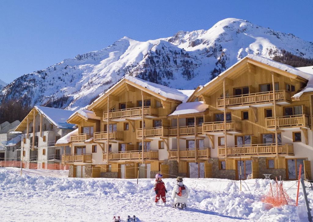 Madame Vacances Résidence Le Parc Des Airelles Les Orres Exterior foto